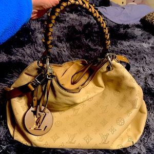 Handbags Louis Vuitton Galet Monogram Mahina Leather Beaubourg Hobo MM Bag
